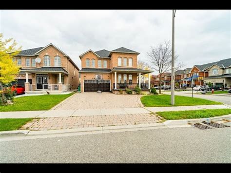 30 Prada Crt, Brampton, Ontario L6P2K1 Sold History 